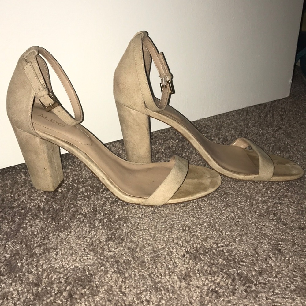 Nude Suede Block Heeled Sandals || Aldo